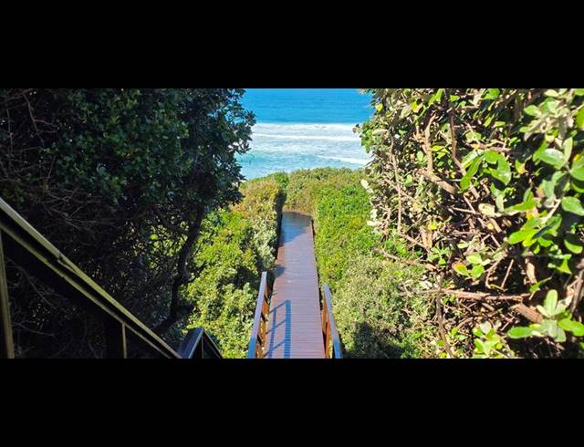 LAND FOR SALE IN NATURE ON SEA